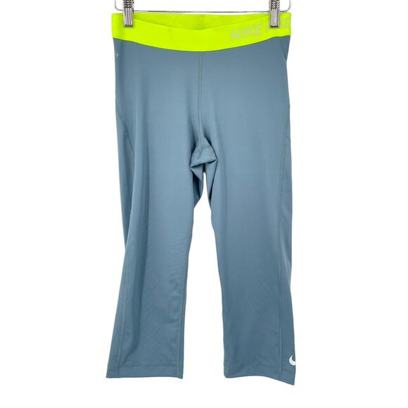 Nike Pro Crop Gray  Leggings size Medium Dri-Fit - Picture 1 of 8